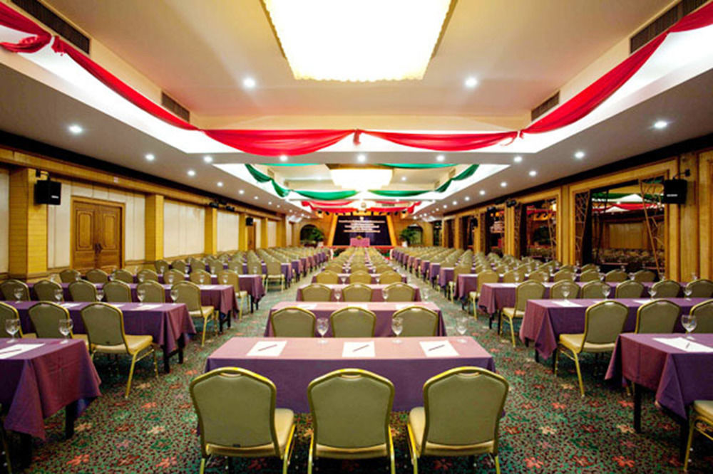 Methavalai Hotel Ча Ам Екстериор снимка